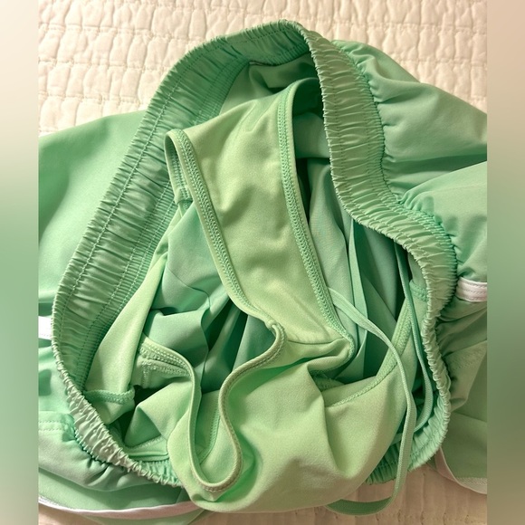 Alo Yoga Ivy League Dolphin Short - Ultramint Small - Picture 6 of 6